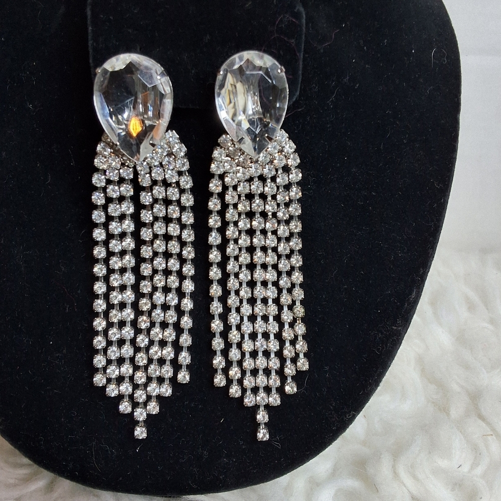 Vintage Glam Clear Crystal Rhinestone Chandelier Fringe Drop Clip Earrings - Picture 4 of 7